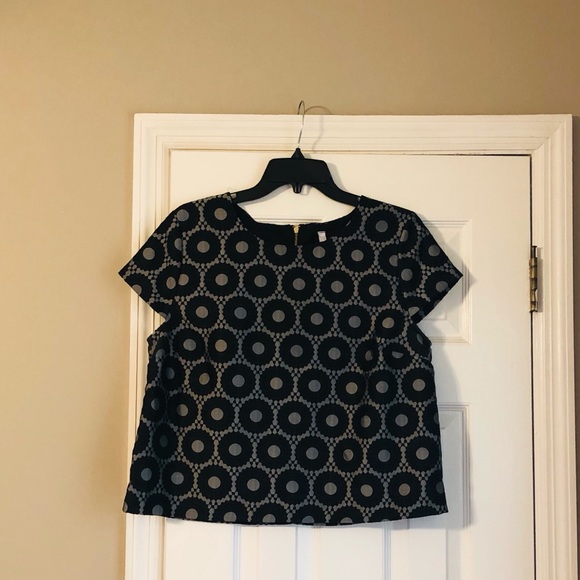 Kensie Brocade Top NWOT Black & Silver Geometric Adorable & Super Flattering! - Picture 5 of 8